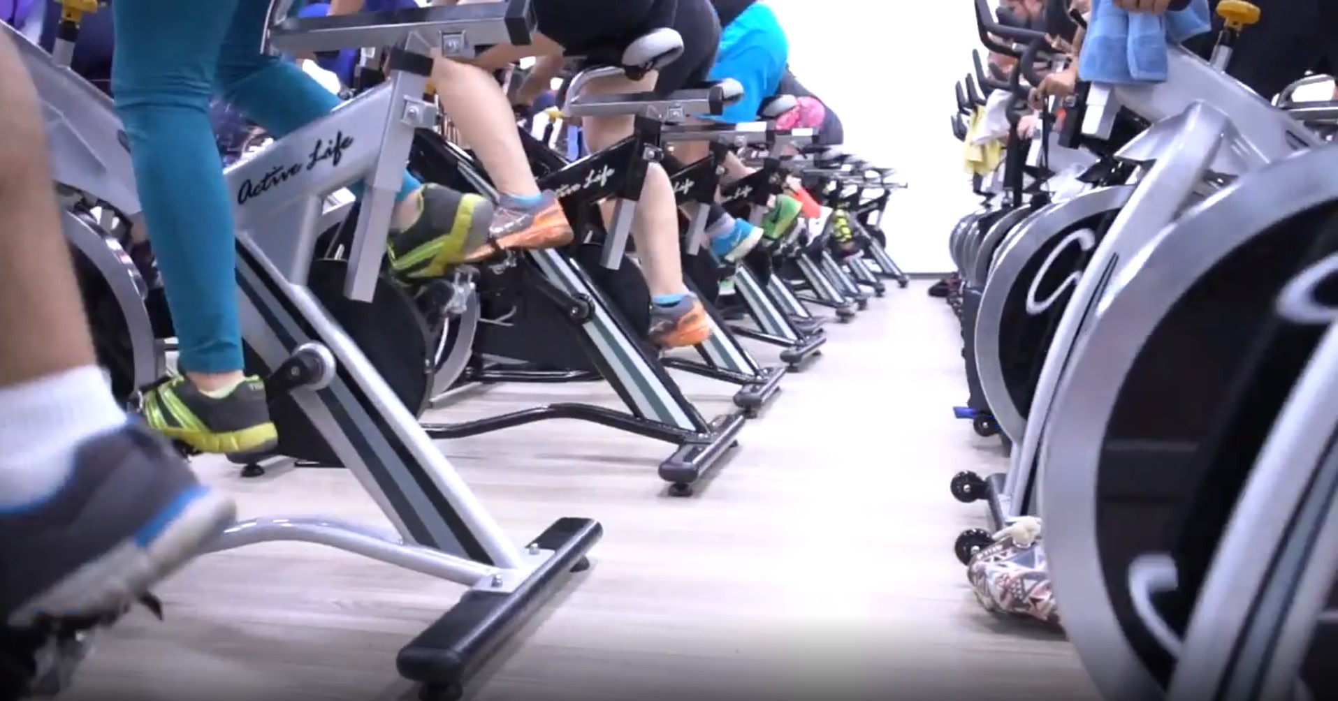 Gimnasio Actitud Fitness - 🚴🏽‍♂️Beneficios de pedalear una